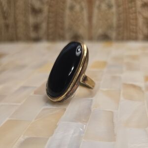 Elegant Seta Oval Shaped Black Onyx Inlay Gold Tone Ring, Size 8